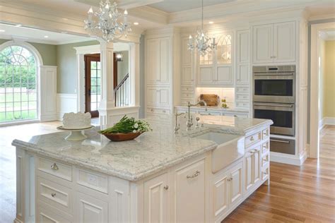 Transform Your Kitchen: White Cabinets & Quartz 